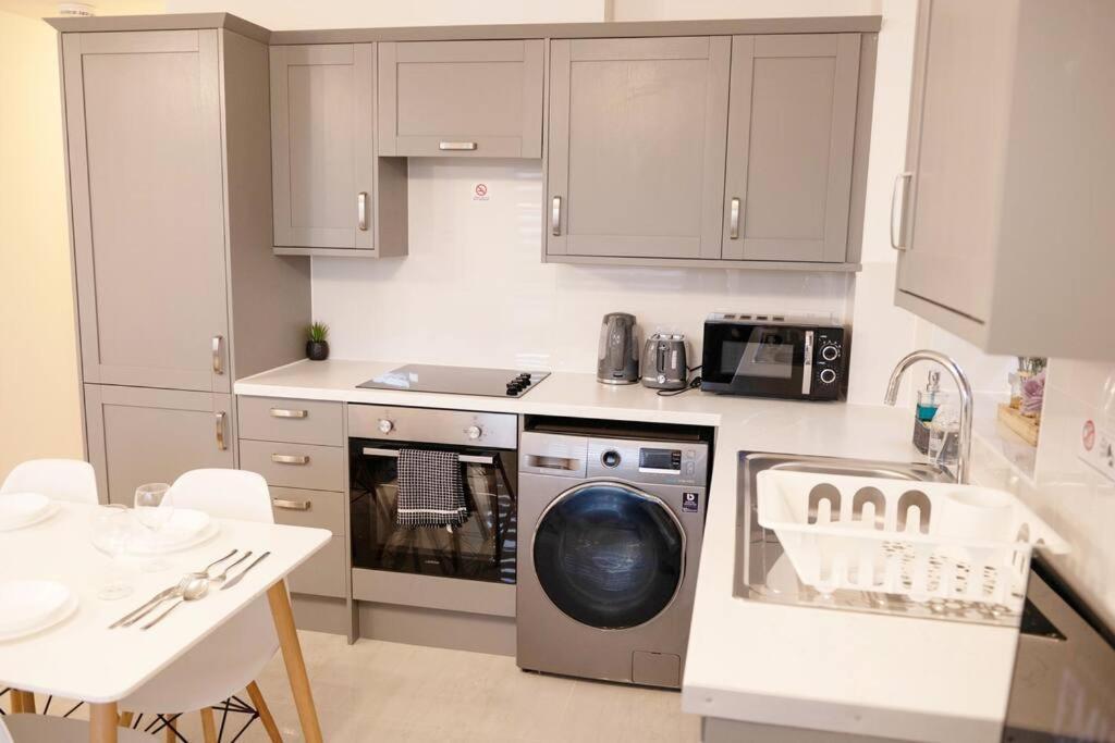 Walnut Luxurious 2-Bedroom With Ensuite - Parking, Netflix, Wifi - Close To Oxford, Bicester & Blenheim Palace 基德灵顿 外观 照片