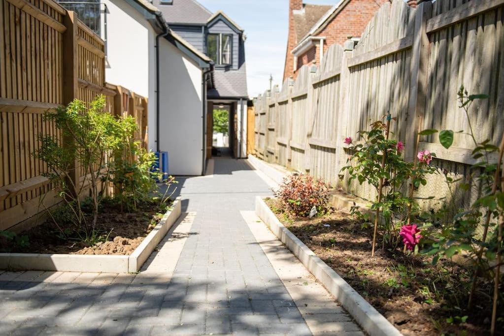 Walnut Luxurious 2-Bedroom With Ensuite - Parking, Netflix, Wifi - Close To Oxford, Bicester & Blenheim Palace 基德灵顿 外观 照片