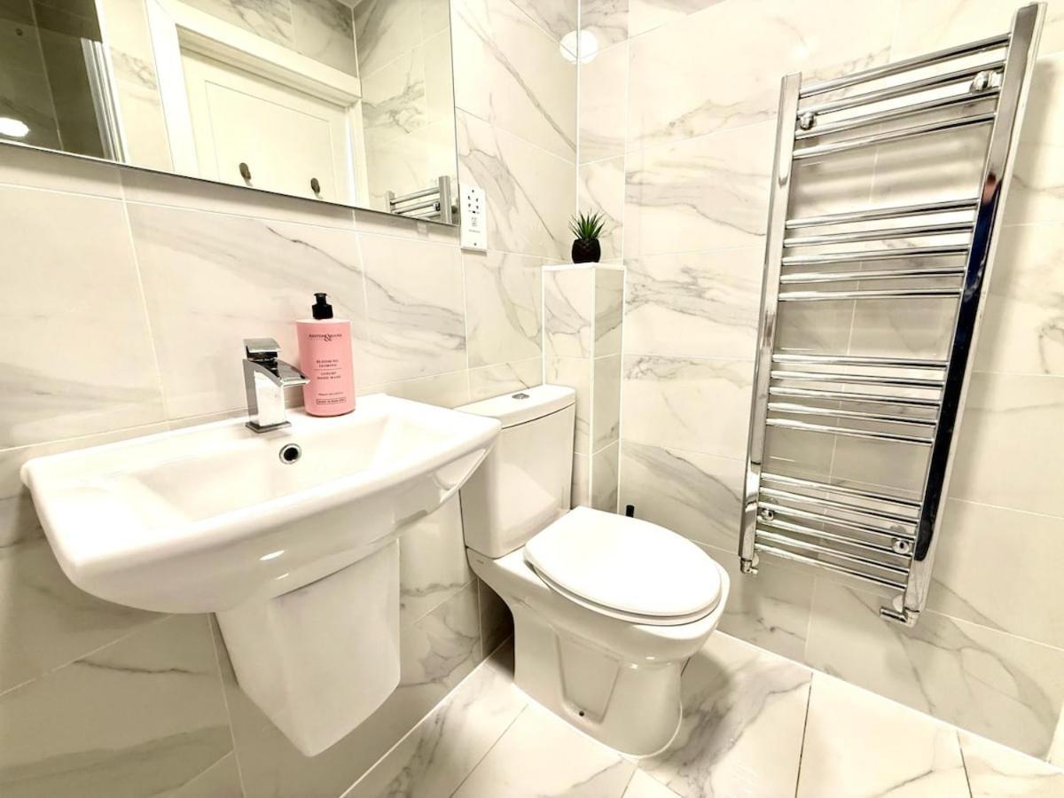 Walnut Luxurious 2-Bedroom With Ensuite - Parking, Netflix, Wifi - Close To Oxford, Bicester & Blenheim Palace 基德灵顿 外观 照片